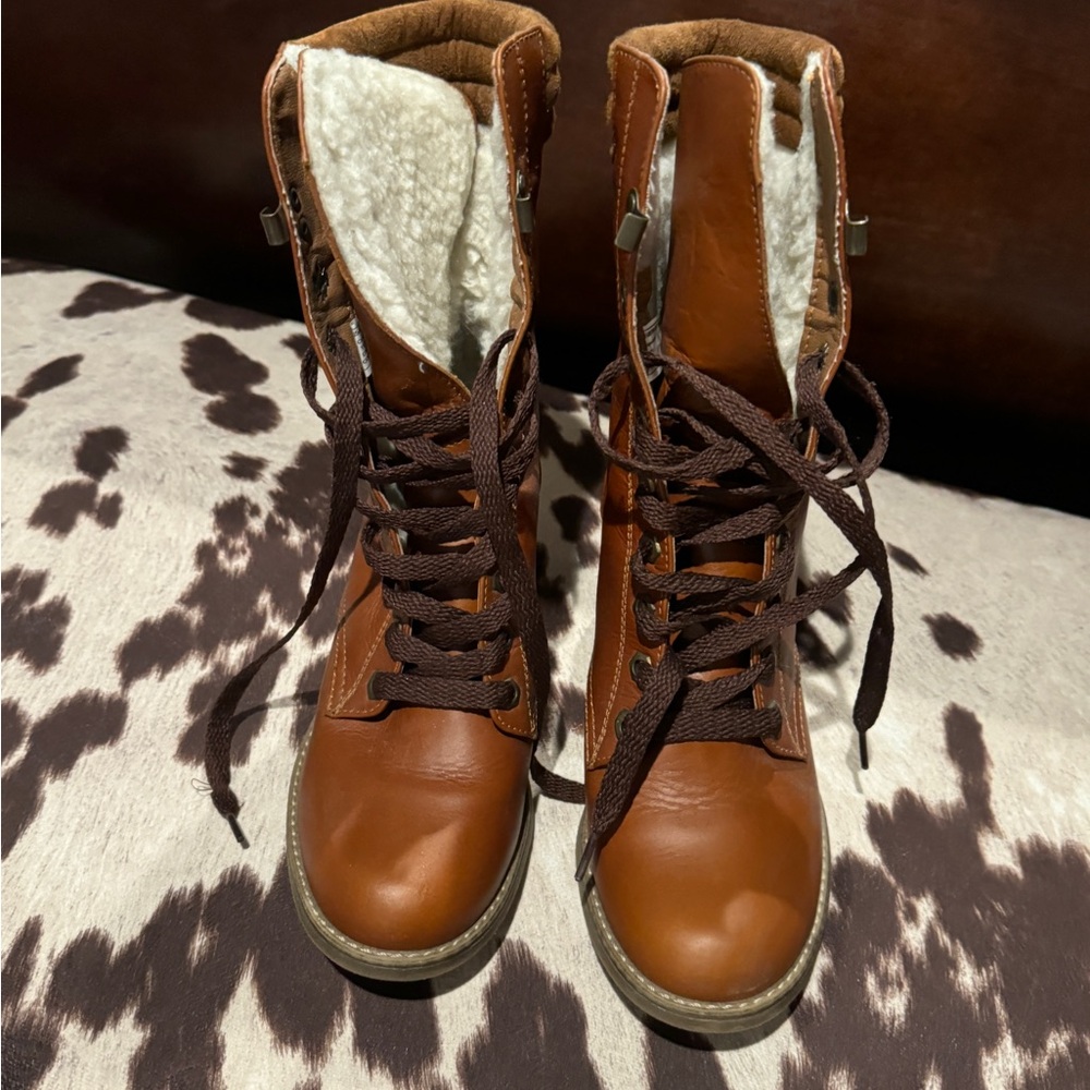 High heel boots